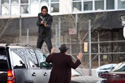 keanu-reeves gun