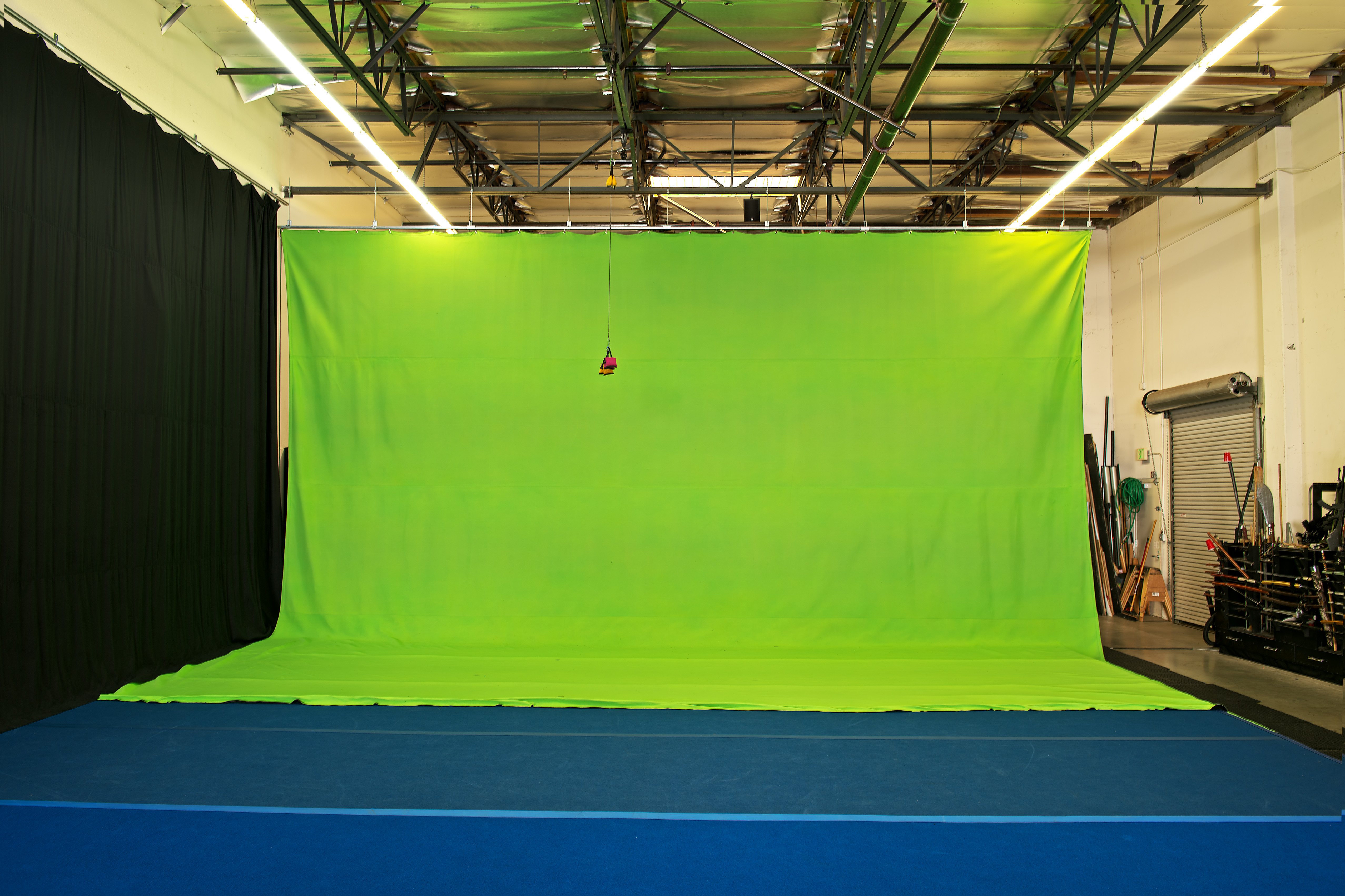 Green-Screen-Front.jpg